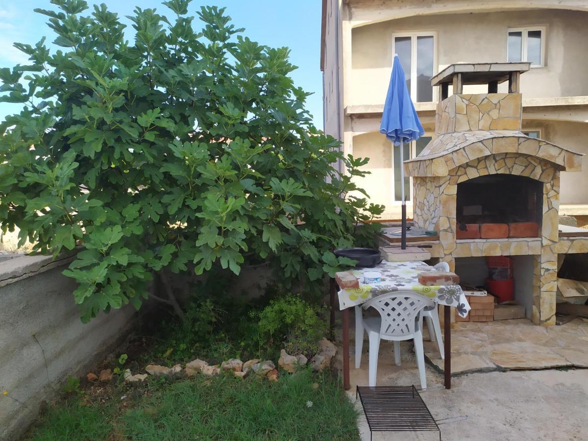 Apartmani Vjeko Vir Esterno foto