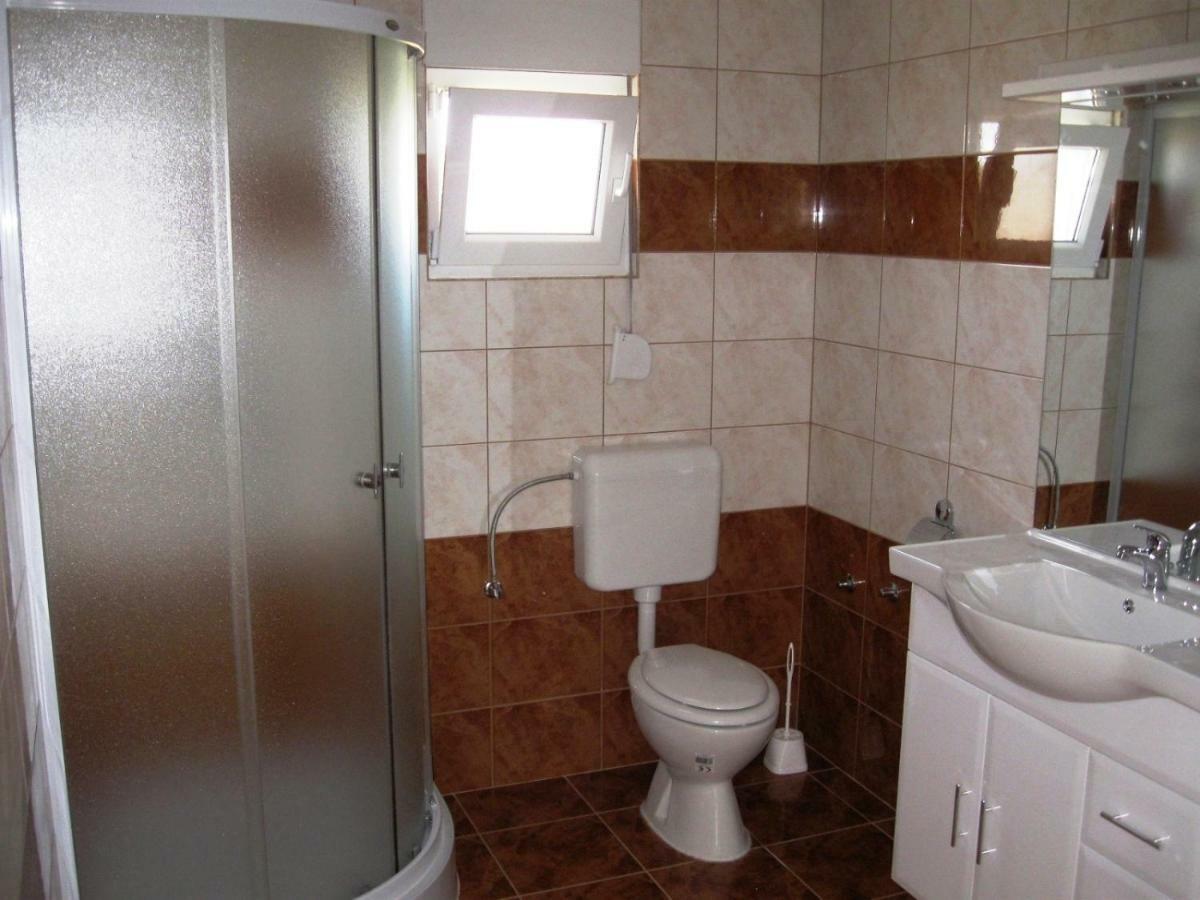 Apartmani Vjeko Vir Esterno foto